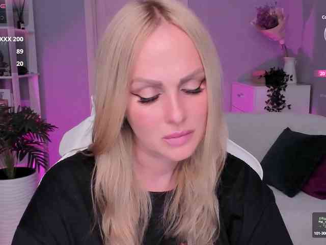 LibbyNora webcam