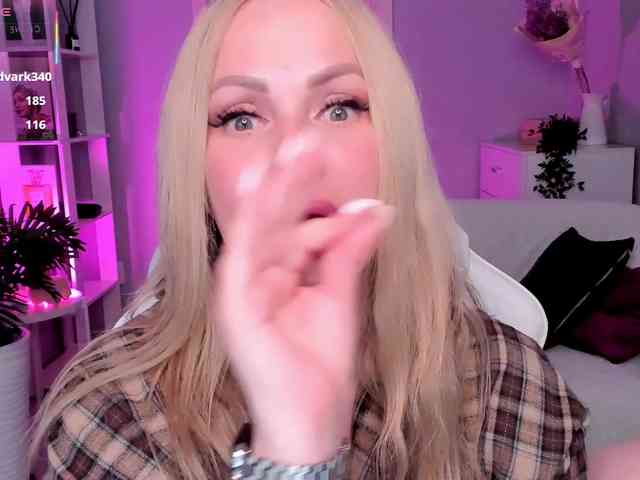 LibbyNora webcam