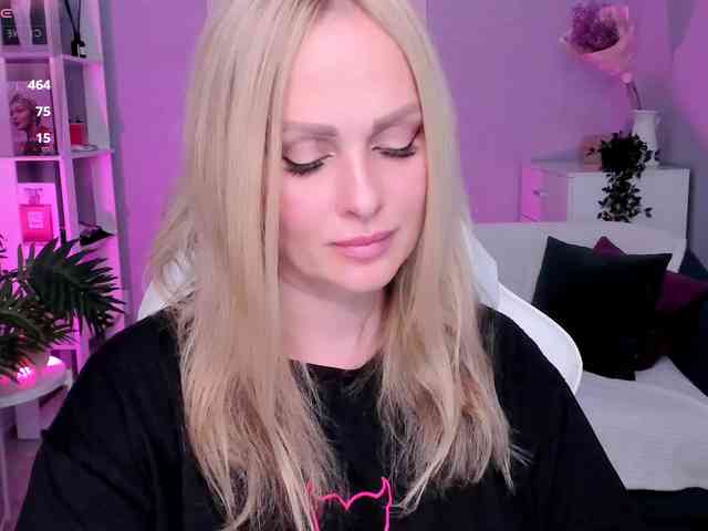 LibbyNora webcam