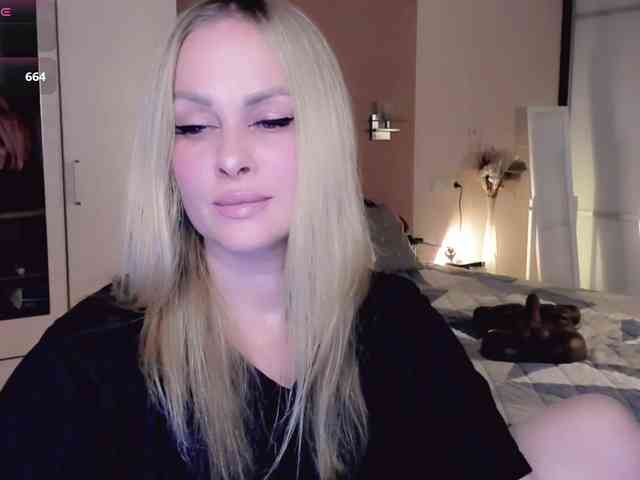 LibbyNora webcam