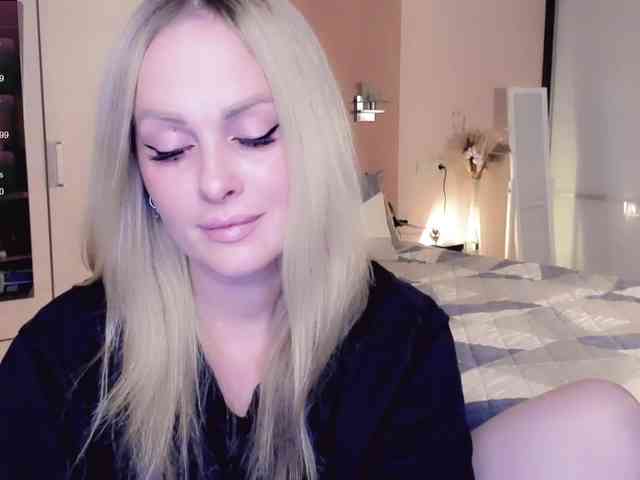 LibbyNora webcam