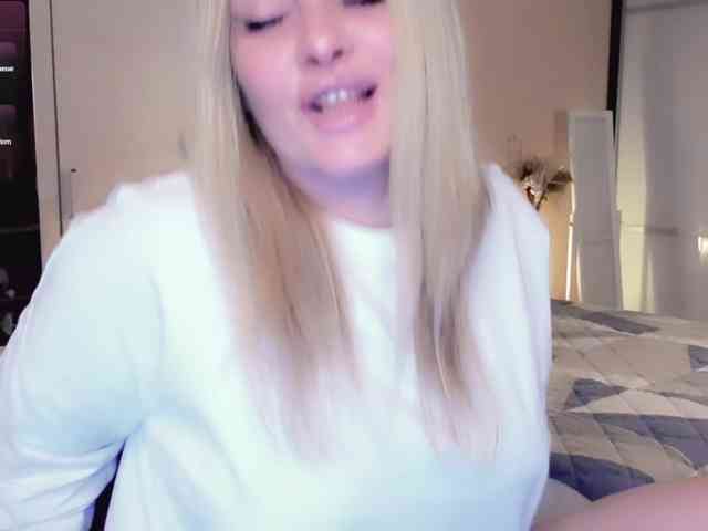 LibbyNora webcam