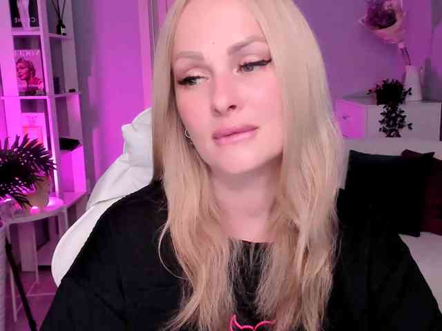 LibbyNora webcam