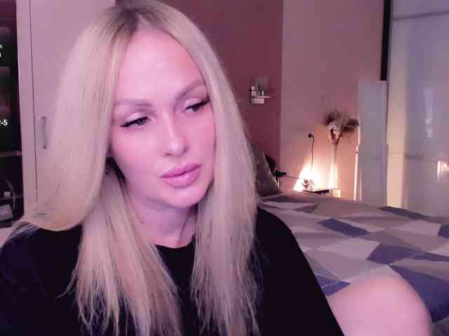 LibbyNora webcam