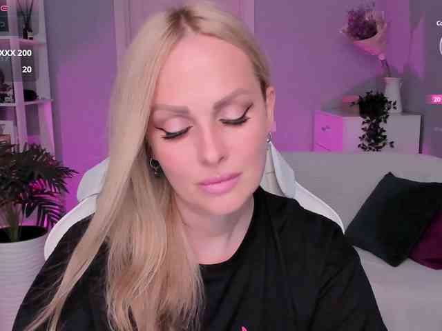 LibbyNora webcam
