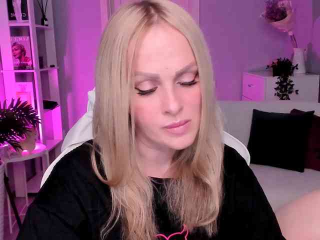 LibbyNora webcam