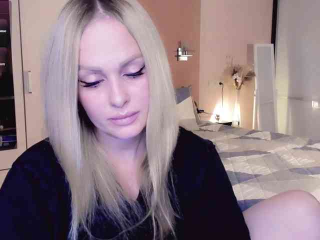 LibbyNora webcam