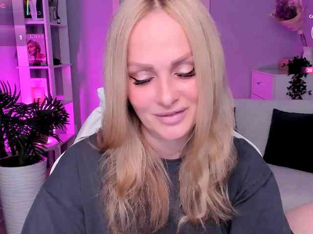 LibbyNora webcam
