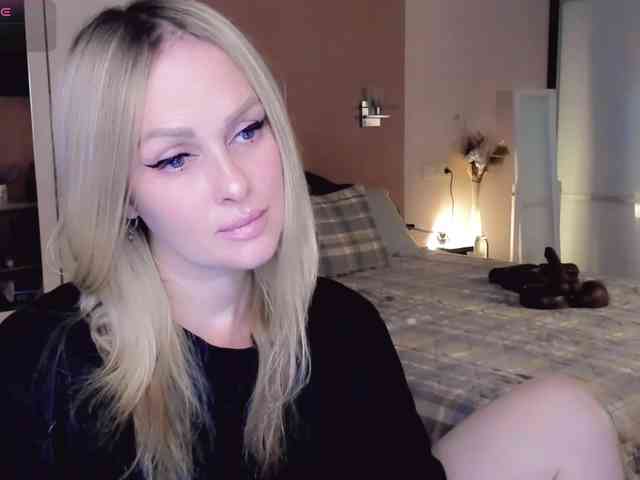 LibbyNora webcam