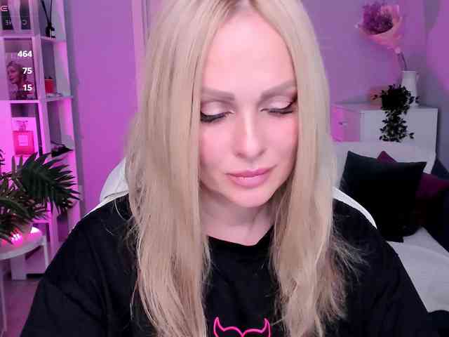 LibbyNora webcam