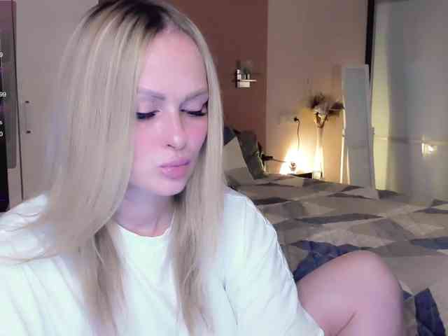 LibbyNora webcam