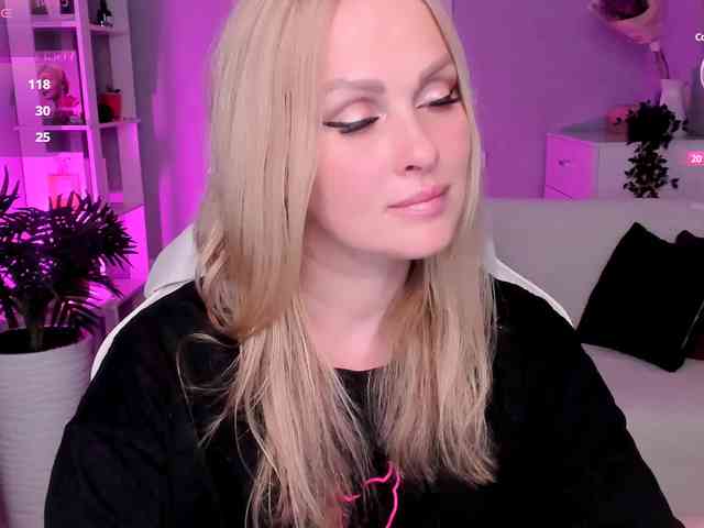 LibbyNora webcam