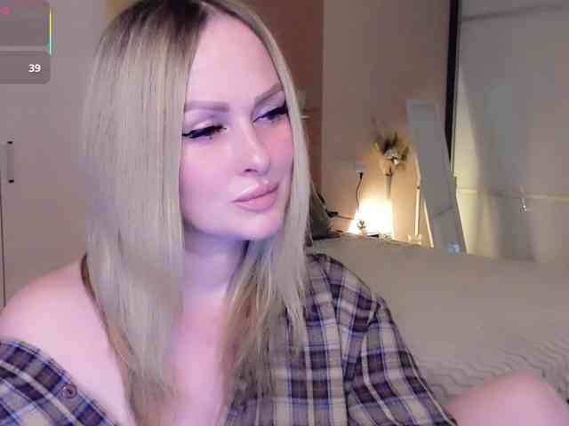 LibbyNora webcam