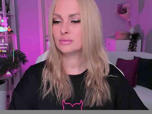 LibbyNora webcam