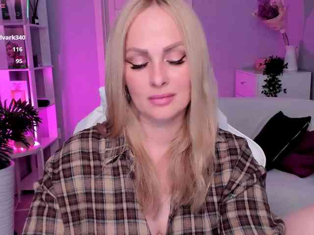 LibbyNora webcam