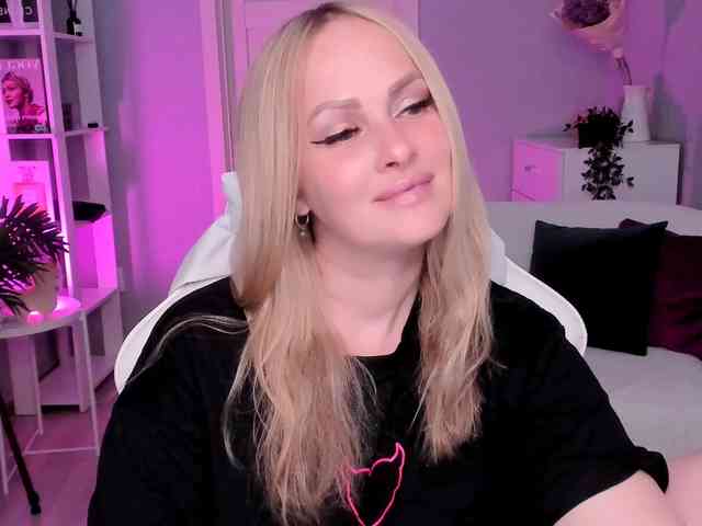 LibbyNora webcam