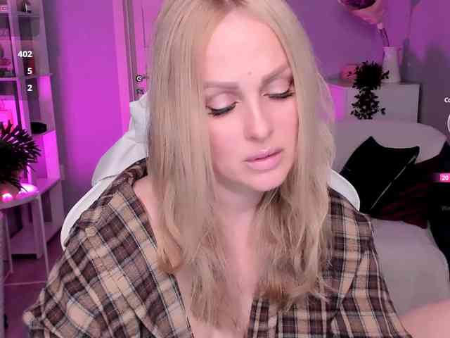 LibbyNora webcam