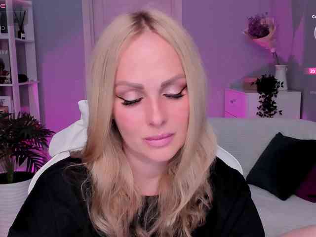 LibbyNora webcam