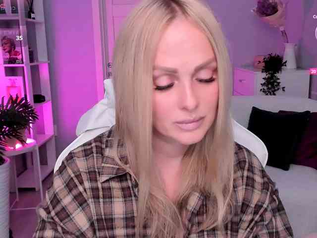 LibbyNora webcam