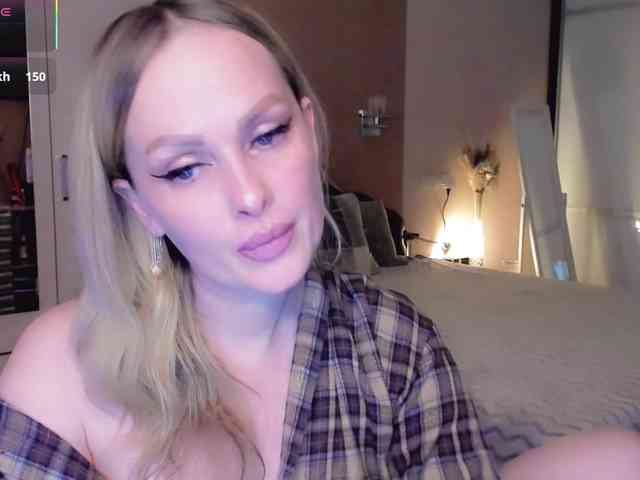 LibbyNora webcam