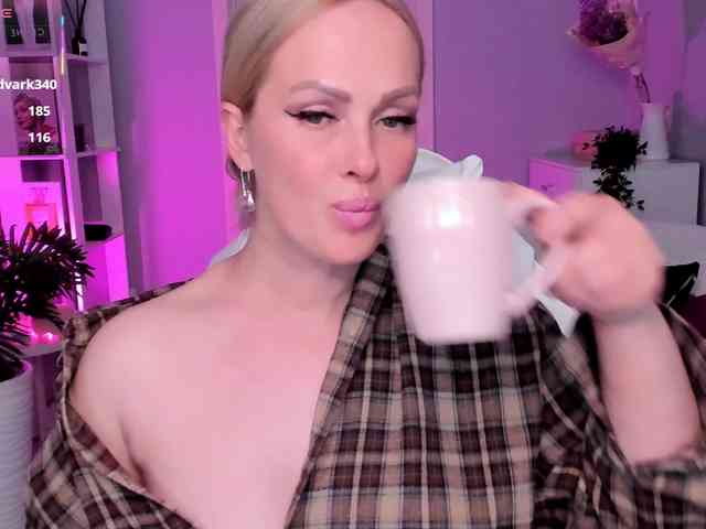 LibbyNora webcam