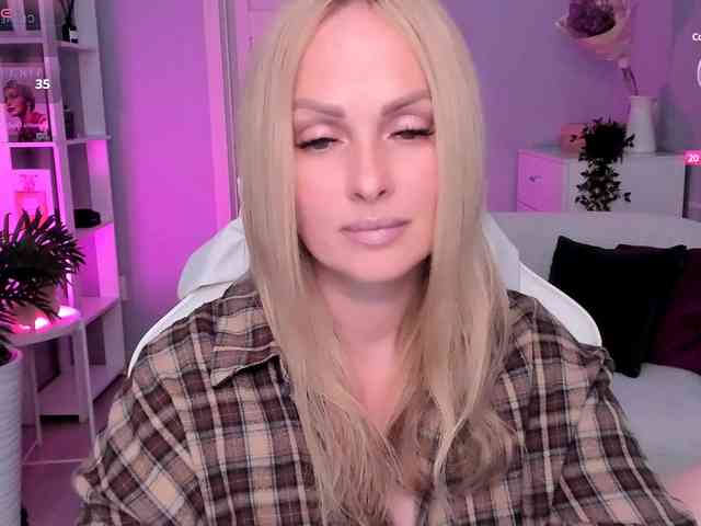 LibbyNora webcam