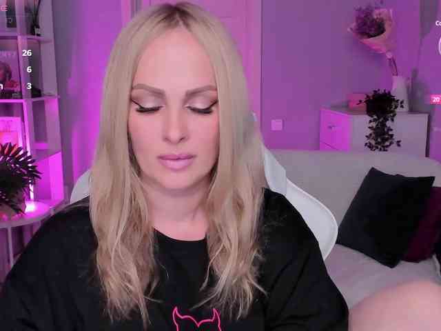 LibbyNora webcam