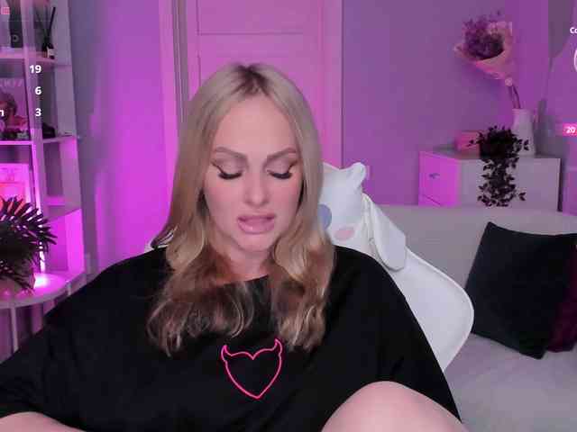 LibbyNora webcam