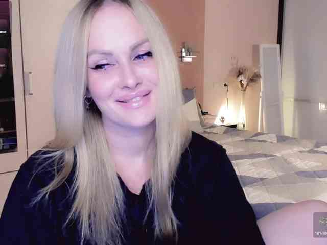 LibbyNora webcam