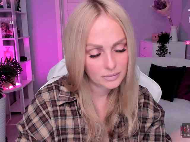LibbyNora webcam