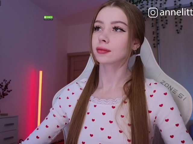 Annelitt's BongaCams show and profile