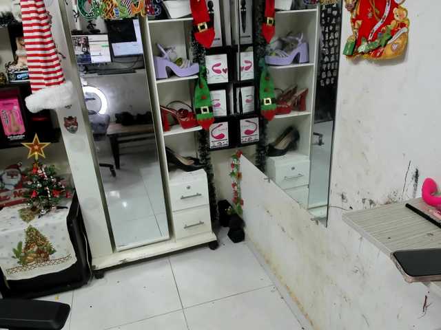 Alisson_Queen webcam