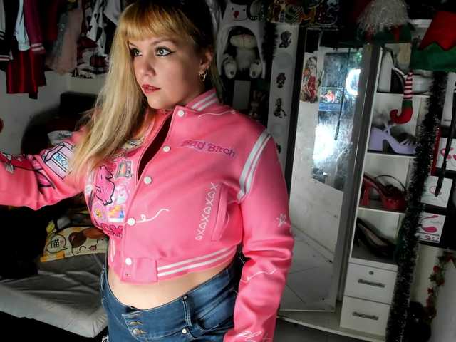 alison-miller from BongaCams