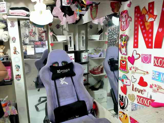 Alisson_Queen webcam