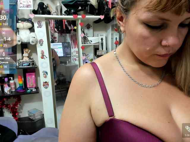 Alisson_Queen webcam