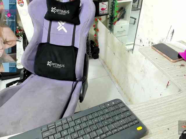 Alisson_Queen webcam