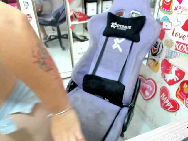 Alisson_Queen webcam