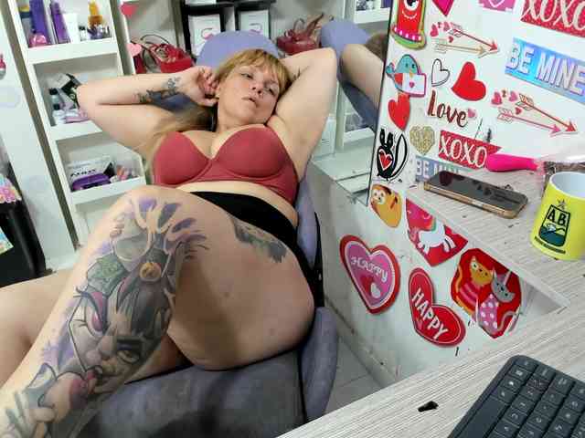 Alisson_Queen webcam