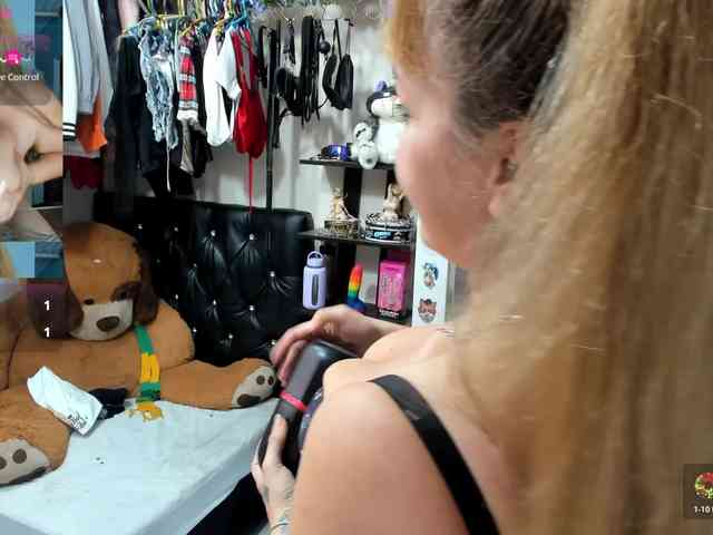 Alisson_Queen webcam