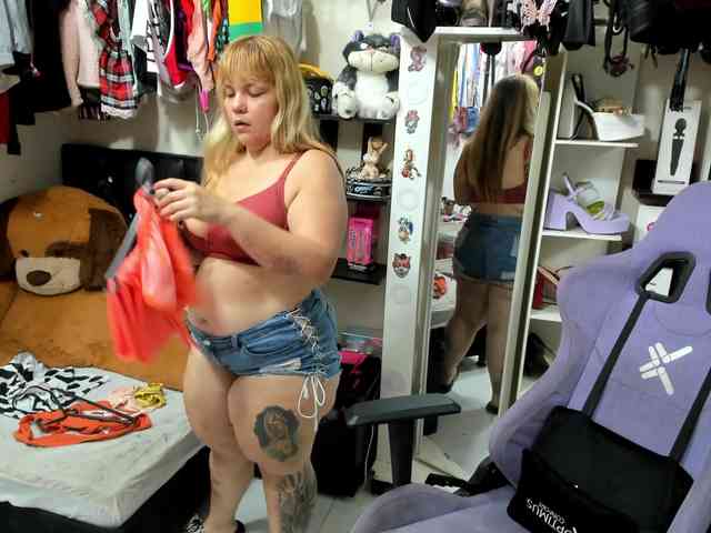 Alisson_Queen webcam