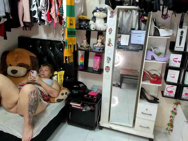 Alisson_Queen webcam