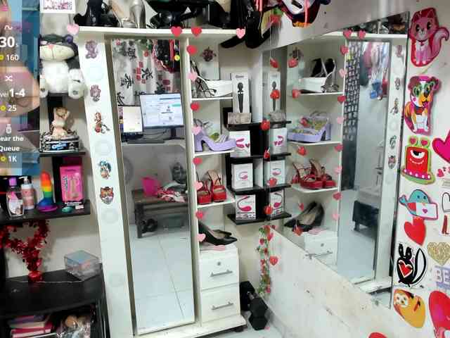 Alisson_Queen webcam