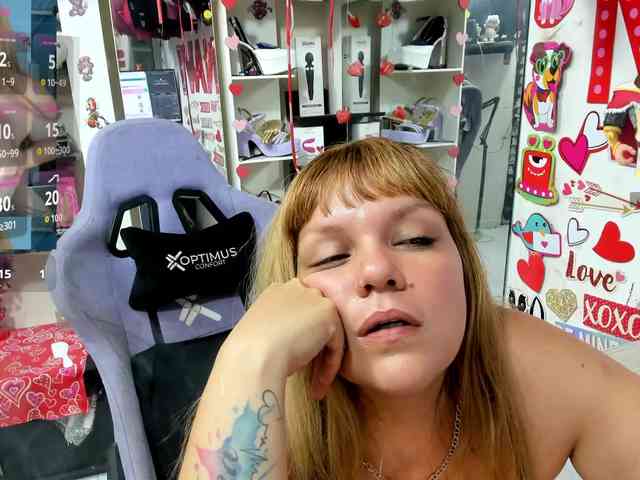 Alisson_Queen webcam