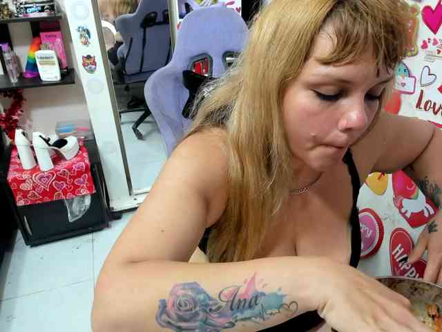 Alisson_Queen webcam