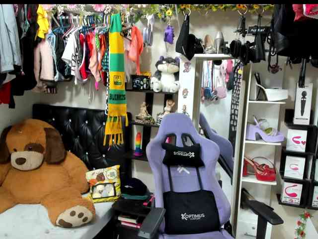 Alisson_Queen webcam