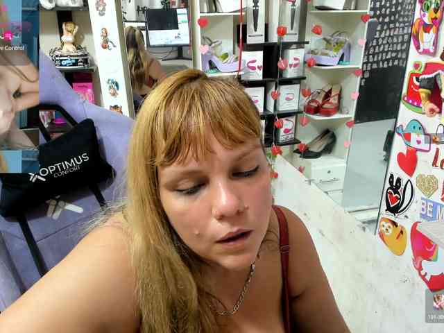 Alisson_Queen webcam