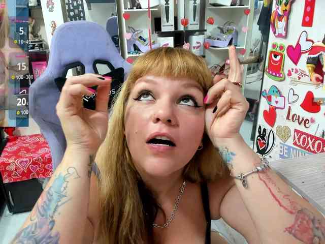 Alisson_Queen webcam