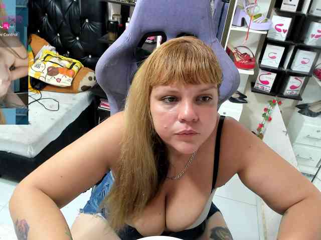 Alisson_Queen webcam