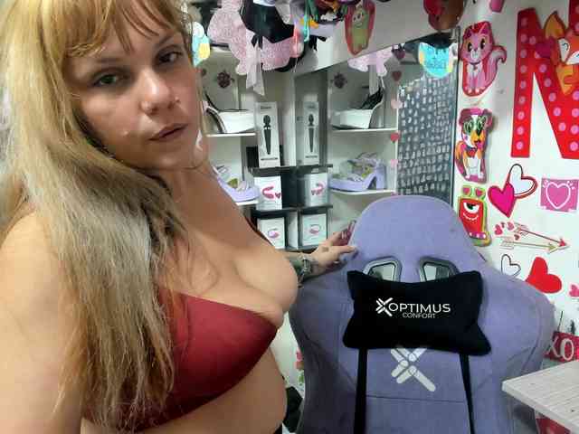 Alisson_Queen webcam