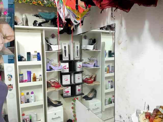 Alisson_Queen webcam